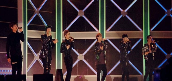 Beast Performs in Lotte Giants Concert