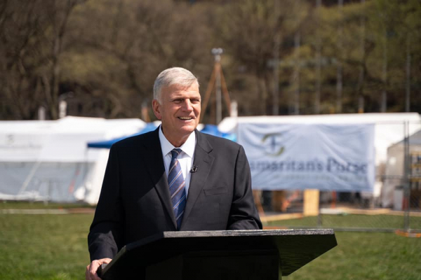 'Our nation is in trouble' Franklin Graham holds prayer ...
