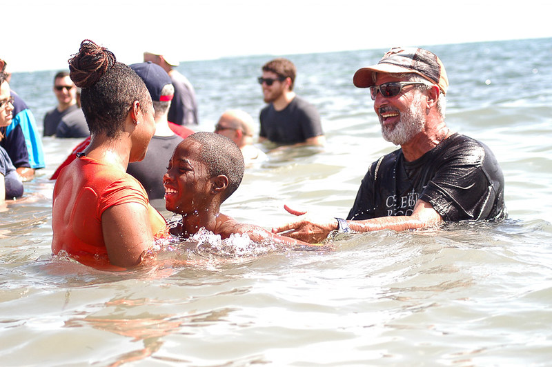Almost 1,000 people gathered to get baptized at beach amidst COVID19