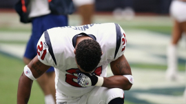NFL Player Praying
