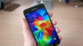 Samsung Galaxy S5, predecessor of the Galaxy S6
