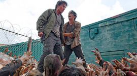 Glenn (Steven Yeun) and Nicholas (Michael Traynor) in &#039;The Walking Dead&#039;
