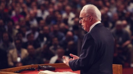 Pastor John MacArthur makes a case for indoor service to remain open