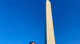 Kirk Cameron in front of the Washington Monument