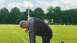 Football Coach Fired For Praying Post Game Receives Support From NFL Greats