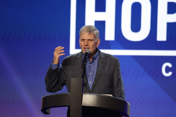 Franklin Graham Requests Ceasefire from Russia and Ukraine